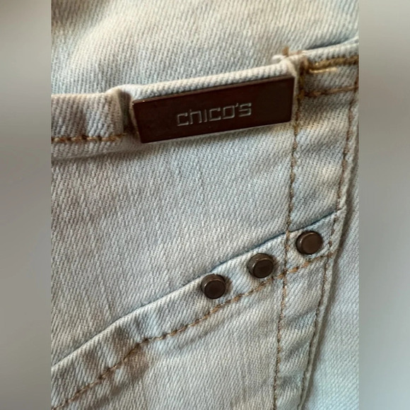 So Slimming by Chicos light wash jeans size 0 - Picture 8 of 10